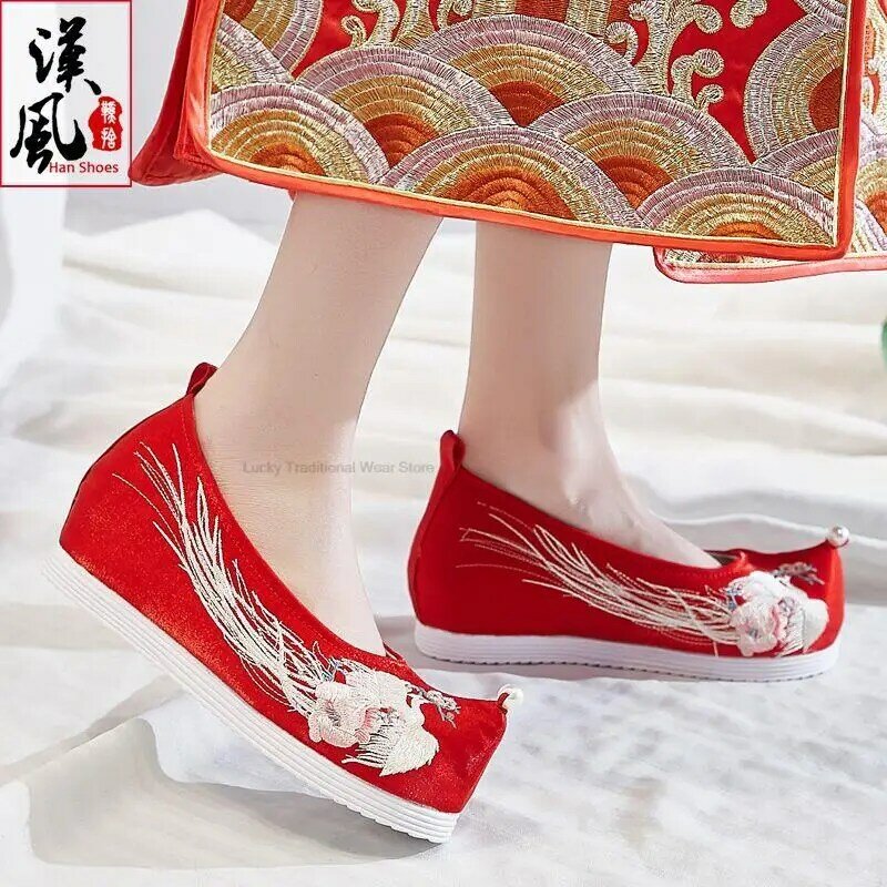 รองเท้า Hanfu แบบดั้งเดิมสไตล์จีนรองเท้าแบบปักกิ่งโบราณรองเท้า Hanfu ปักสไตล์วินเทจแต่งงาน