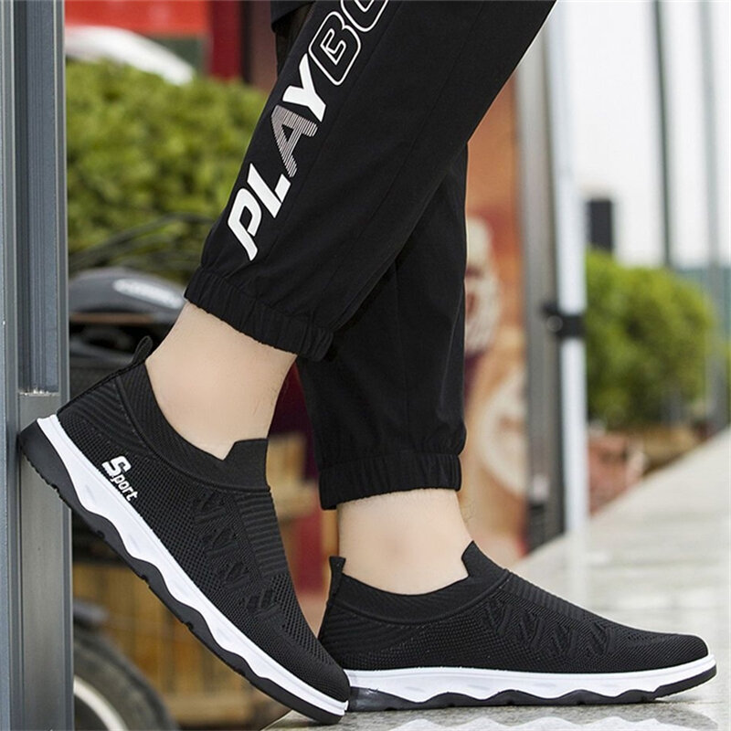 รองเท้าวิ่งแบบสวมระบายอากาศได้สำหรับฤดูร้อนแฟชั่นผู้หญิงและผู้ชายพื้นรองเท้านุ่มดูดซับแรงกระแทก
