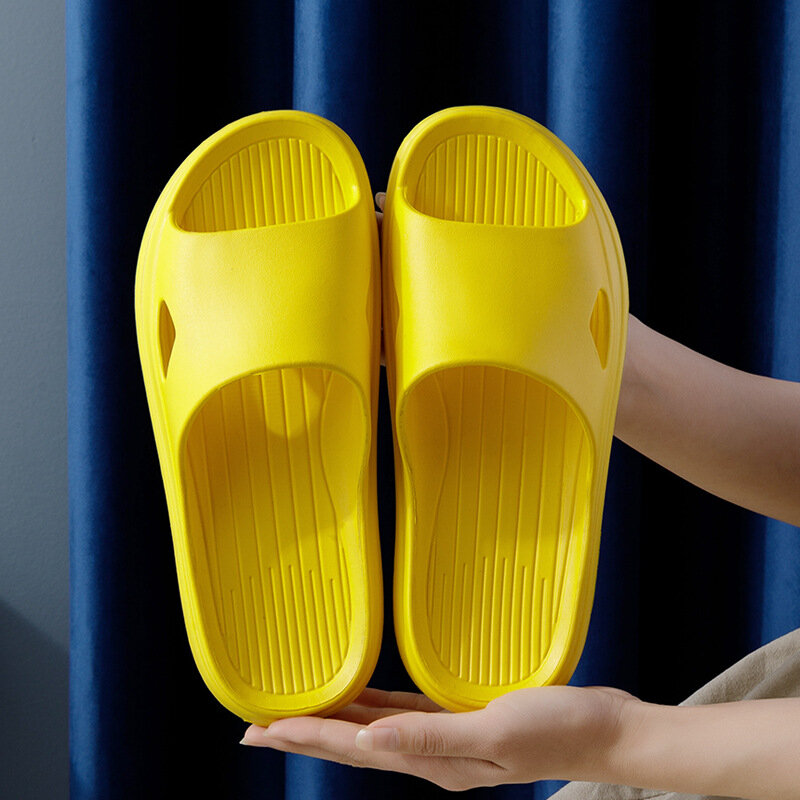 Sandal Kamar Mandi Baru Musim Panas untuk Wanita Pria Sandal Rumah Platform EVA Pasangan Lembut Sandal Jepit Anti-selip Kasual Dalam Ruangan Grosir