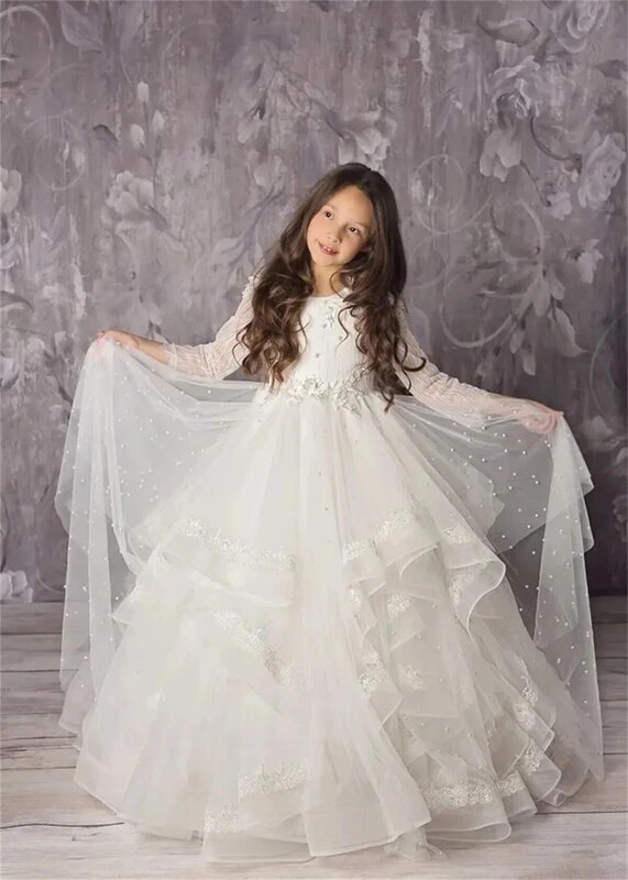 فستان أبيض من التل مزين بأكمام طويلة منتفخ ، فستان فتاة الزهور اللؤلؤ ، فستان زفاف للأطفال ، فستان أول مناولة