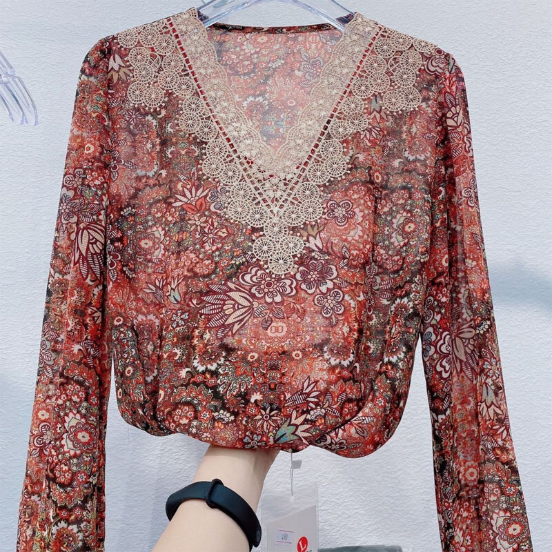 Vintage Fashion V-Neck Floral Blouse Elegant Women's Clothing Korean All-match Long Sleeve Lace Spliced Printed Shirt Pullovers