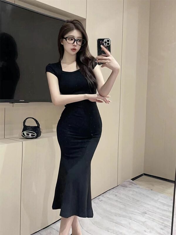 Vestido preto rabo de peixe justo, estilo longo, cintura e emagrecimento, moda apertada, edição coreana, novo, primavera, verão, 2024