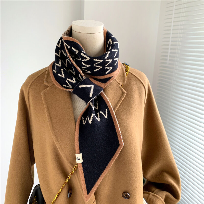 Sciarpa lavorata a maglia di marca di lusso 2022 per le donne fazzoletto da collo in Cashmere caldo Foulard cravatta da donna piccole sciarpe Skinny Bandana echarge
