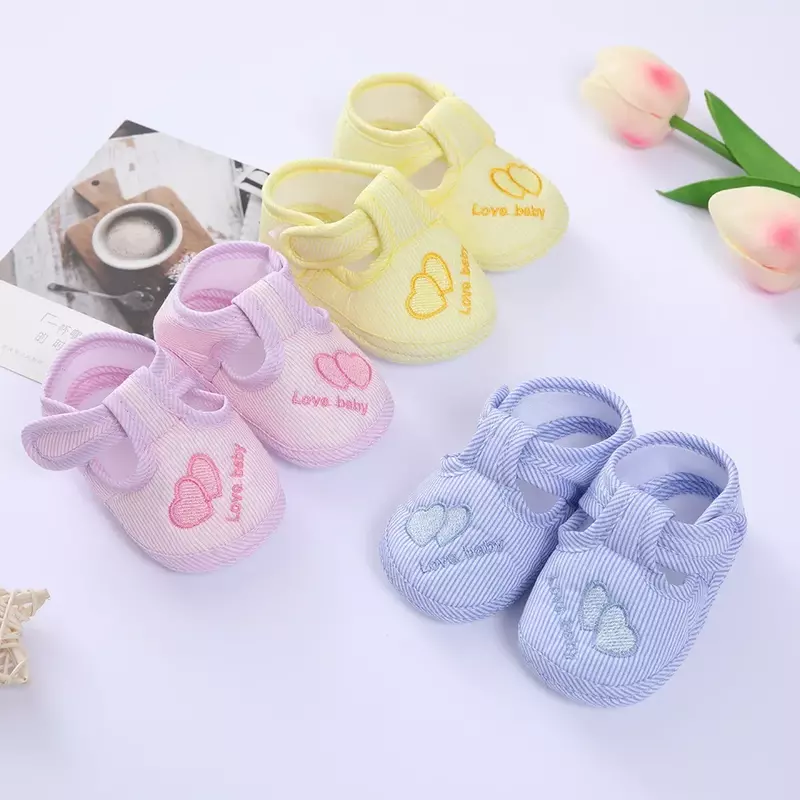 Демисезонная обувь с двойным сердцем для мужчин и женщин, обувь на мягкой подошве для малышей 3-6-9 месяцев, детская прогулочная обувь