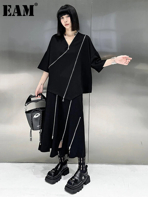[EAM] Black Zipper T-shirt Half-body Skirt Two Pieces Suit New V-Neck Short Sleeve Women Fashion Tide Spring Summer 2024 1DH5408