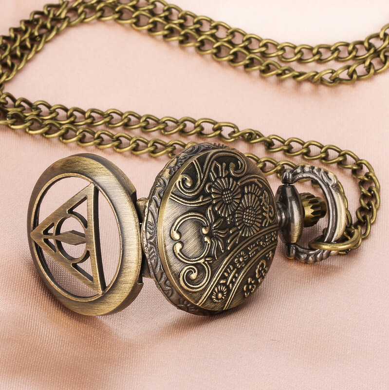 Retro dimensioni più piccole bronzo Deathly Hallow Pattern Hollow Triangle Case tasca e Fob da uomo orologi collana orologio a catena per uomo