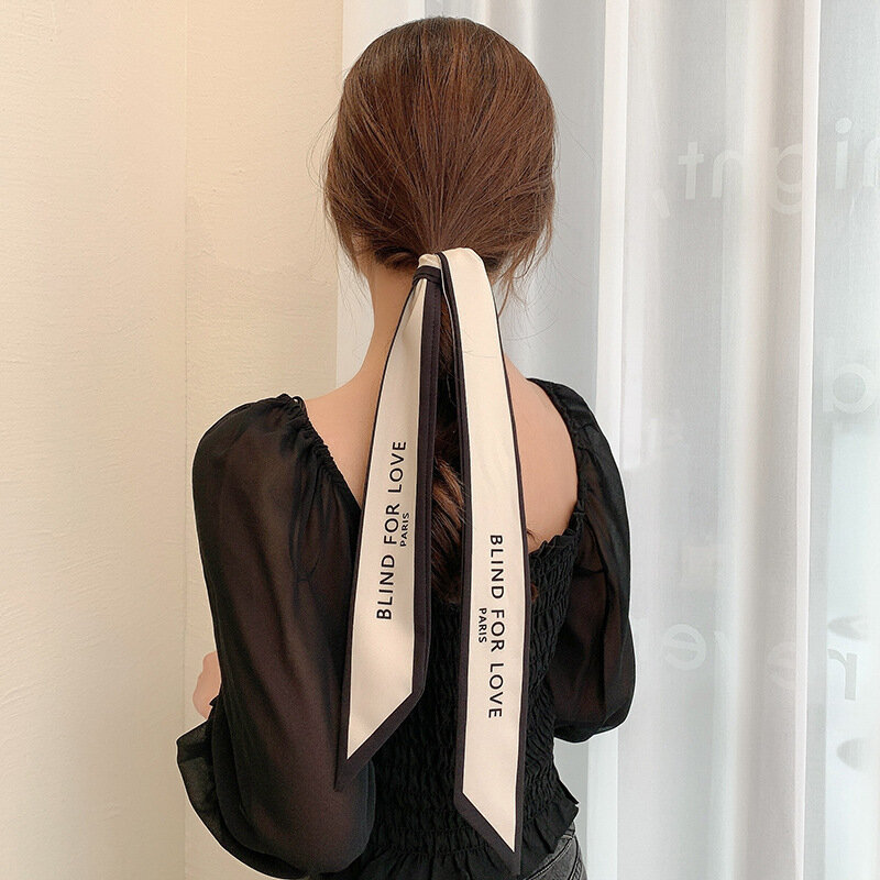 2023 neue Mode Seide Schal Haar Band Lange Band Bogen Koreanische Druck Brief Haar Schal Frauen Pferdeschwanz Halter Haar Zubehör