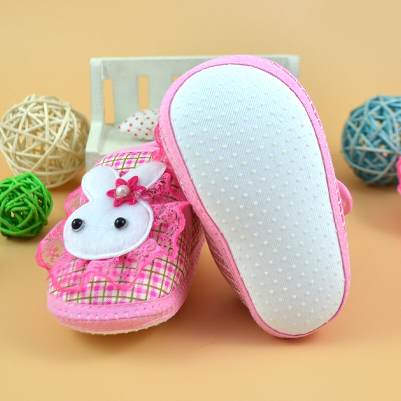 Zapatos antideslizantes para bebé, calzado suave con estampado de conejo y dibujos animados, para primeros pasos