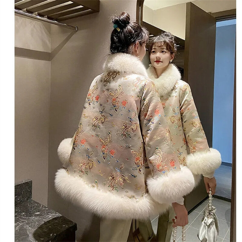2023 jesienno-zimowa odzież wierzchnia nowa futro z lisa damska w stylu chińskim pałacowa satynowa strój Tang płaszcz ze sztucznego futra z koralikami