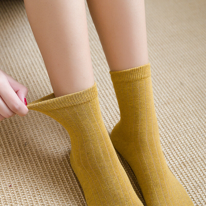 Kaus kaki motif garis-garis untuk wanita, Kaos Kaki model Retro klasik musim semi musim gugur nyaman, kaus kaki katun kasual motif garis-garis warna polos lembut untuk wanita isi 1/10 pasang