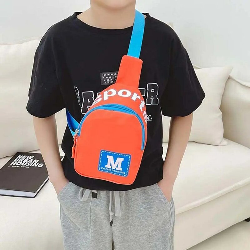 Bolso de pecho de nailon para niños, bandolera de estilo coreano con letras M, bolso deportivo para viajes al aire libre