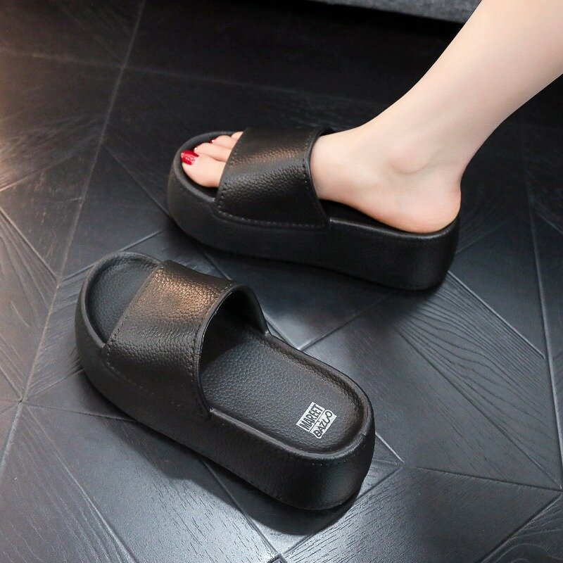 Sandal wanita kasual baru musim panas 2024 sandal wanita sol tebal antiselip sandal wanita nyaman lembut pemakaian eksternal sandal tebal