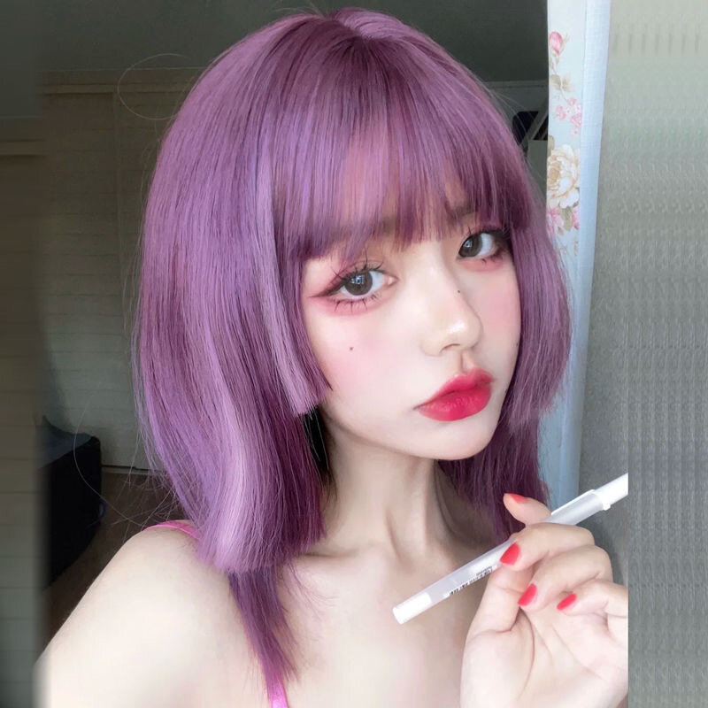 Krótkie proste peruki z grzywką warstwowe fioletowe naturalne syntetyczne japońskie włosy dla kobiet codziennie Lolita Cosplay peruka