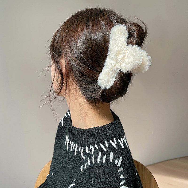 Koreaanse Pluche Haar Clip Faux Bont Haar Klauwen Krab Klemmen Herfst Winter Candy Kleur Haarspeld Barrette Fashion Vrouwen Haar Accessoires