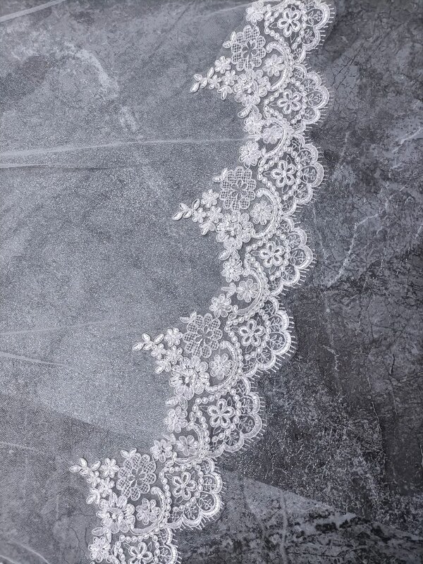 Voile de mariée en dentelle à bord complet, une couche de tulle avec peigne pour les mariages et les occasions importantes, 3 m, 4/5 m de long
