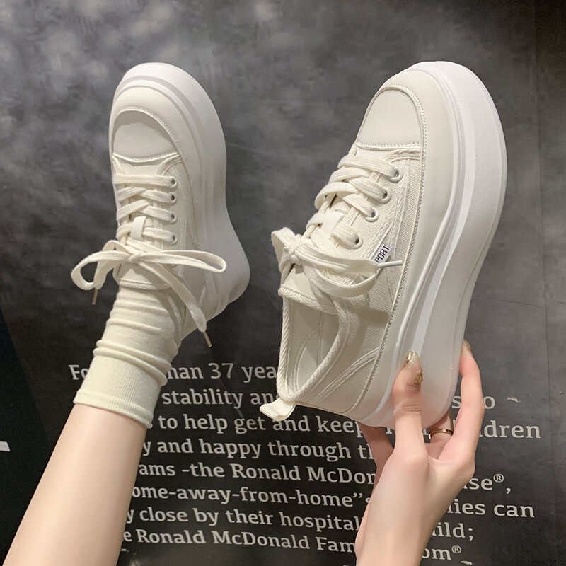Sepatu Kualitas Tinggi 2023 untuk Wanita Renda Sepatu Vulkanis Wanita Mode Warna Solid Sneakers Kasual Wanita Sneakers Platform