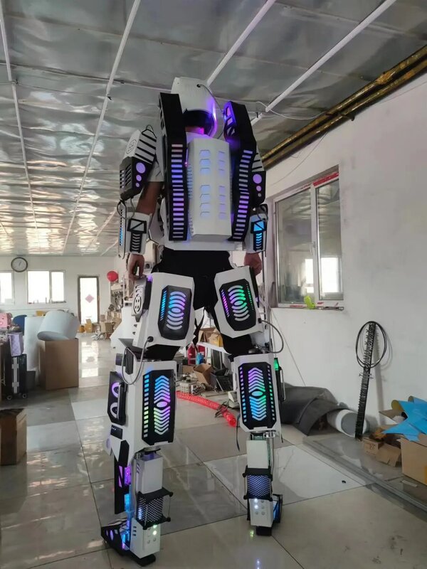 Kryoman 무대 공연 쇼 정장, 깔끔한 모양의 LED 조명, 스틸츠 워커 로봇 의상, 최신 축하 파티