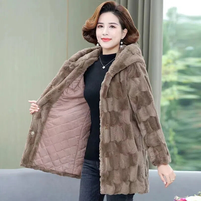 Nowa matka odzież zimowa wysokiej klasy imitacja futra z norek kobiet w średnim i starszym wieku z kapturem, gruba płaszcz z norek 5XL