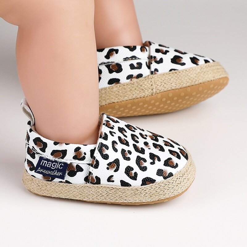 Обувь для маленьких девочек 0-18 месяцев с леопардовым принтом, нескользящая обувь, повседневная прогулочная обувь, обувь для новорожденных, малышей, весна-осень, начинающих ходить