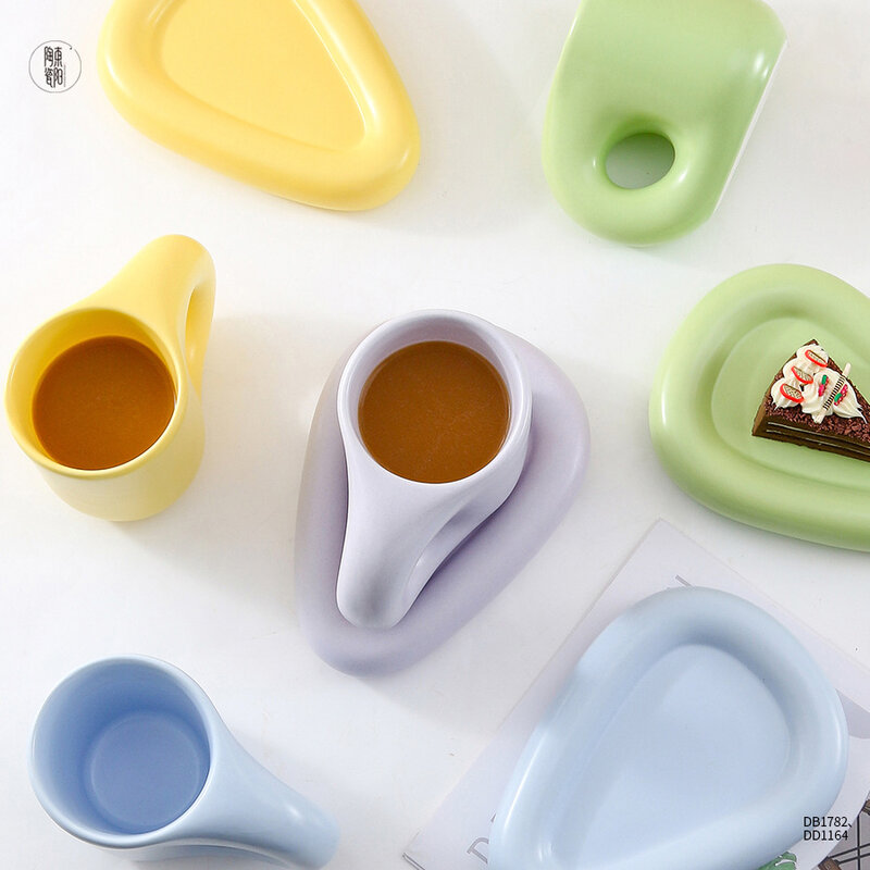 Fashion Fat Handle Cute Chubby Cup Candy Color Ceramic Coffee Mug Creative Hand Mand Drinkware Milk Tea Cup Novelty Gifts