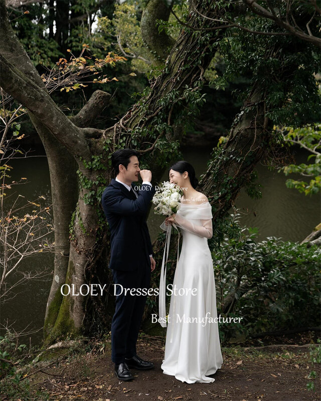 Oloey ชุดเดรสแต่งงานทรงเกาหลีแบบเรียบ, ชุดเดรสเจ้าสาวแขนยาวเปิดไหล่ยาวถึงพื้นยาวคลุม2024ด้านหลัง