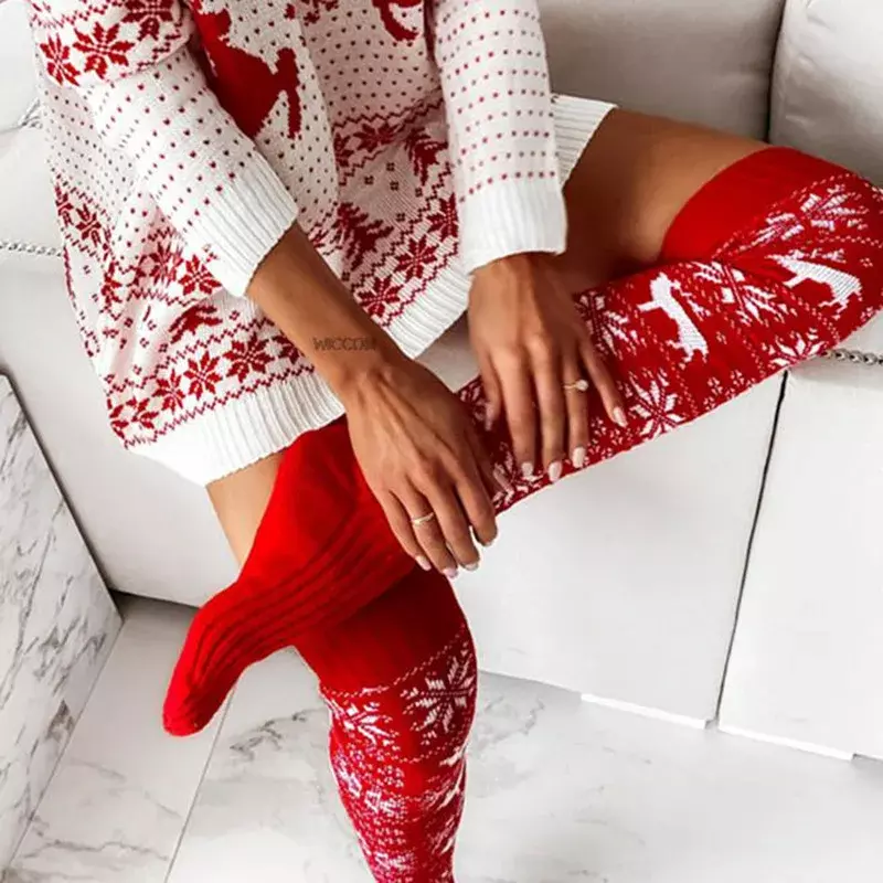 Grenz überschreitende weihnacht lich gestrickte Woll strümpfe für Frauen Elch Schneeflocke Jacquard Boden lange kniehohe Flor Socken
