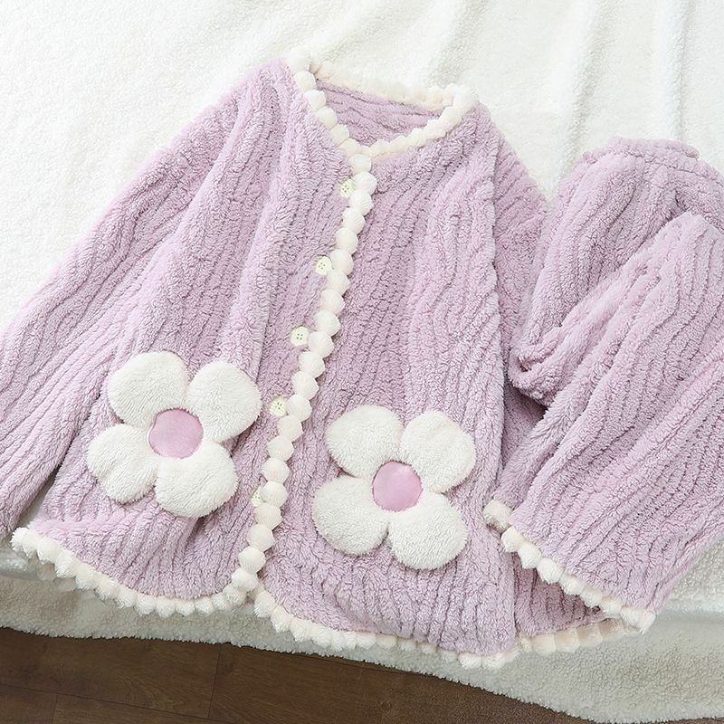 ชุดนอนผ้ากำมะหยี่สีแสดน่ารักสำหรับผู้หญิงชุดนอนสองชิ้นสำหรับฤดูใบไม้ร่วงและฤดูหนาว