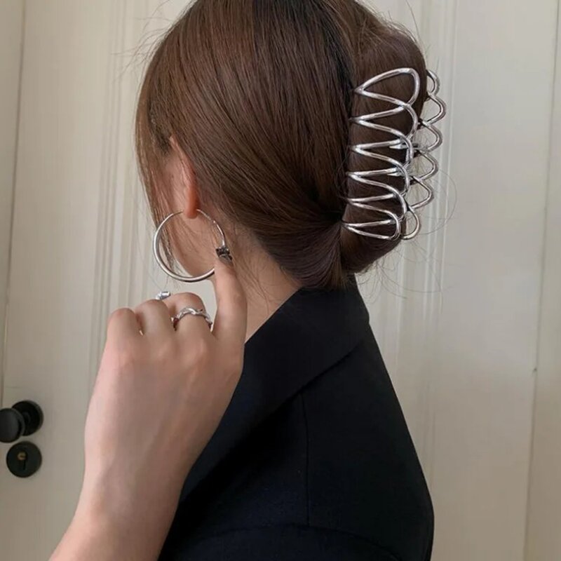 Klip rambut cakar logam wanita mewah perak berongga jepit rambut elegan jepit rambut geometris antik aksesori rambut besar