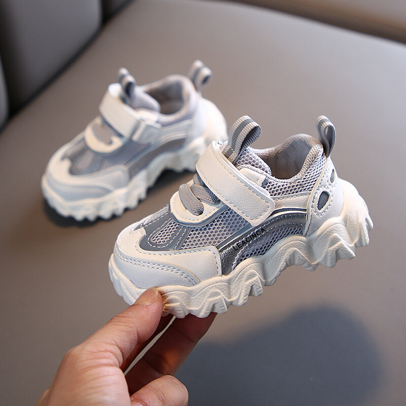 Zapatos transpirables de malla ahuecados para bebé, niño y niña suave para calzado antideslizante de fondo, novedad de verano