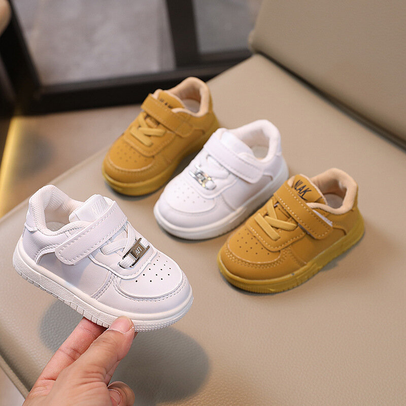 Empat musim merek baru pertama berjalan klasik sangat baik penjualan populer Bayi tenis Fashion bayi perempuan laki-laki sepatu balita