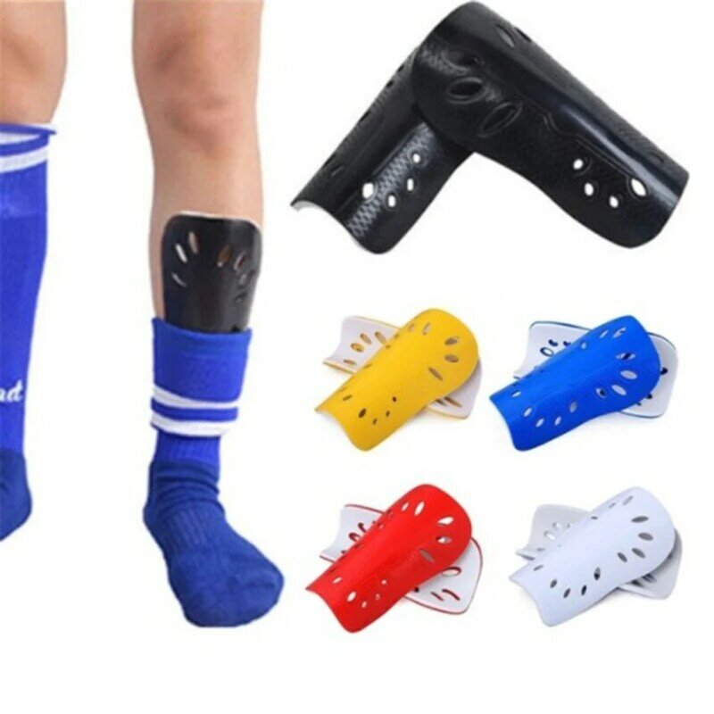 Espinilleras de fútbol de plástico para niños y adultos, Protector de piernas, equipo de protección transpirable, 5 colores, 1 par