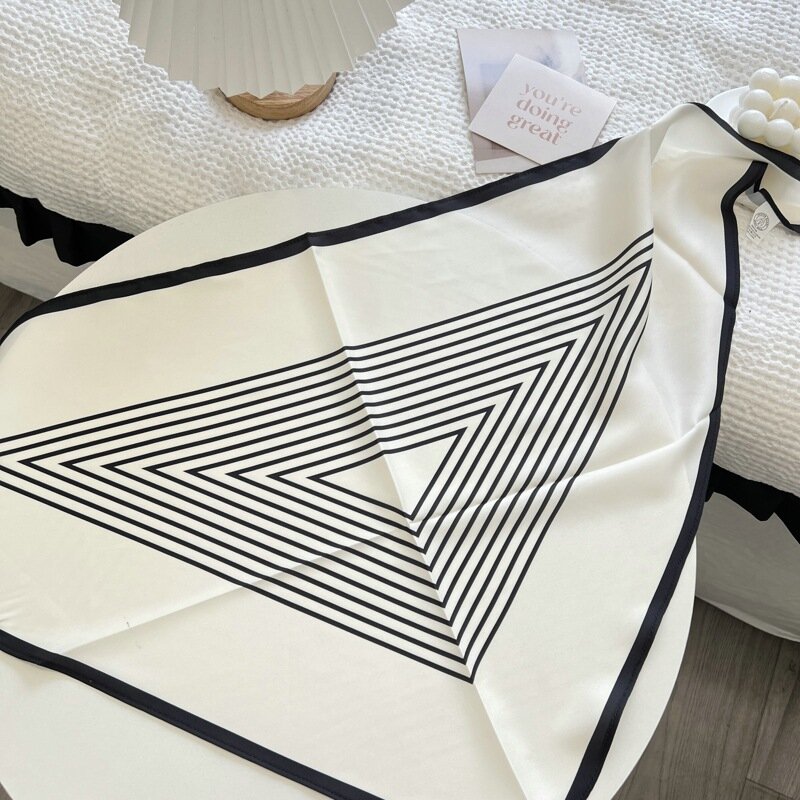 Frühling/Sommer modische Sonnencreme Dreieck Schal vielseitige koreanische Schal elegante profession elle gestreifte Schal für Frauen Turbane