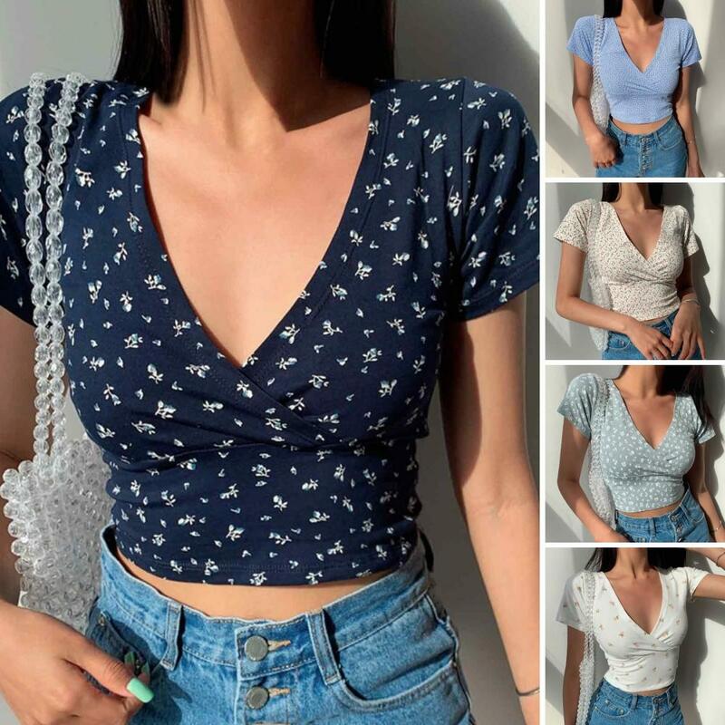 Women Summer Top Vintage-inspired Floral Print V-neck Top for Women Retro Slim Fit Short Sleeve T-shirt with Waist-exposed