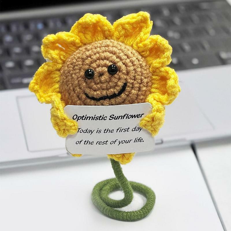 Handgemachte gehäkelte Sonnenblume handgemachtes Häkel spielzeug positive Sonnenblumen wolle stricken Mini puppe für Ermutigung Schreibtisch dekor mit