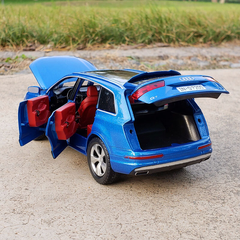 1:32 AUDI Q7 SUV aluminiowy Model samochodu Diecast i pojazdy zabawkowe metalowy Model samochodu symulacja dźwięk i światło kolekcja zabawka dla dzieci prezent
