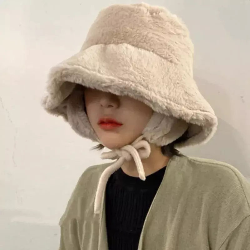 Topi Bucket pelindung telinga Korea Pria Wanita, topi Bucket pelindung telinga serbaguna Retro hangat warna polos berpergian musim gugur dan musim dingin untuk pria