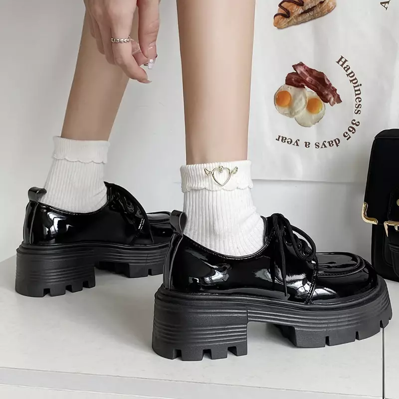 Sepatu pantofel Platform kulit paten wanita 2024 gaya Preppy bertali Oxford sepatu wanita hitam tebal bawah sepatu Y2K perempuan