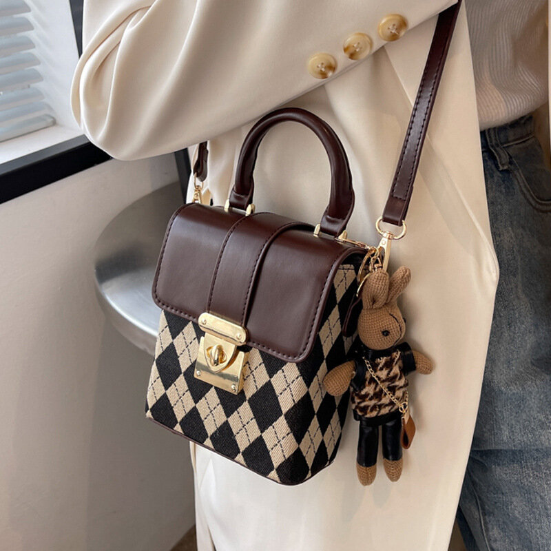 حقيبة مربعة صغيرة محمولة للنساء ، تصميم فرنسي ، تصميم ذو فائدة خاصة ، رسول شائع ، جديد ، ربيع ،