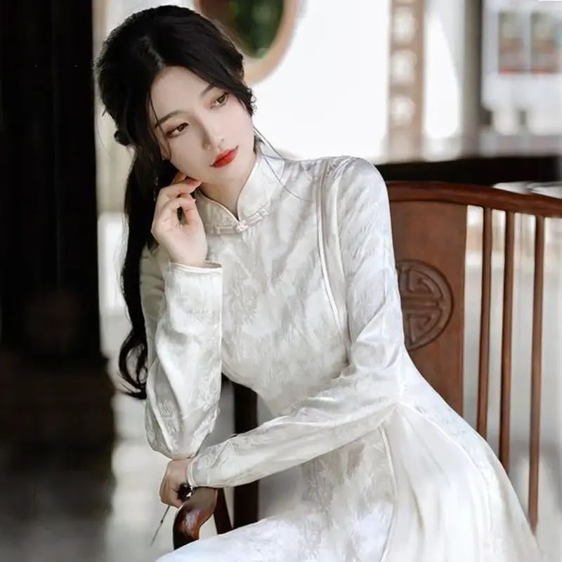 女性のためのエレガントなジャカードドレス、ao dai、vietcamドレス、伝統的な中国のチャイナドレス、長袖、女性のqiapaoドレス、白