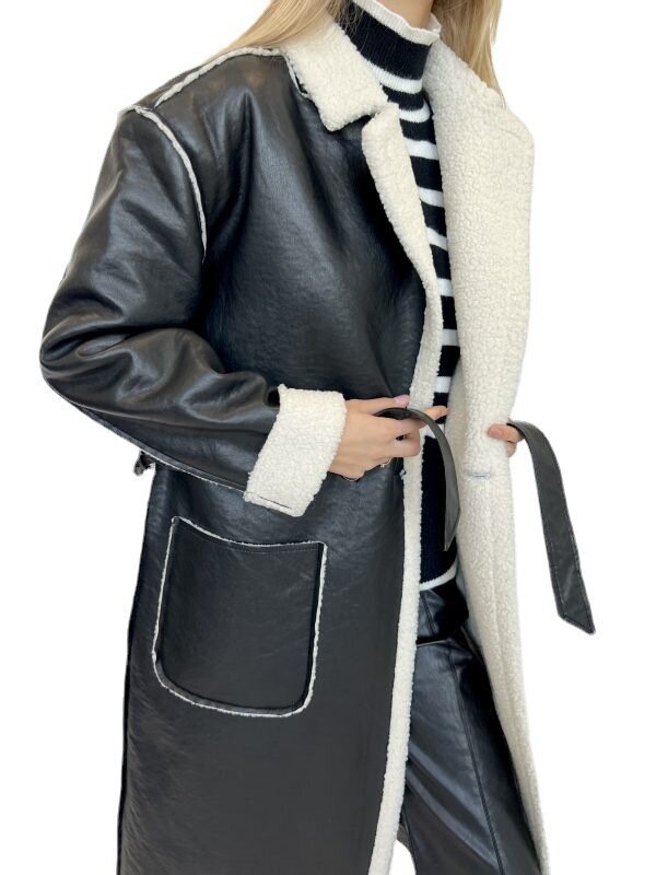 Jaket kulit PU hangat untuk wanita, mantel kulit PU ramping modis, lampu jalan tinggi, mantel kulit panjang tebal beludru, mantel musim dingin