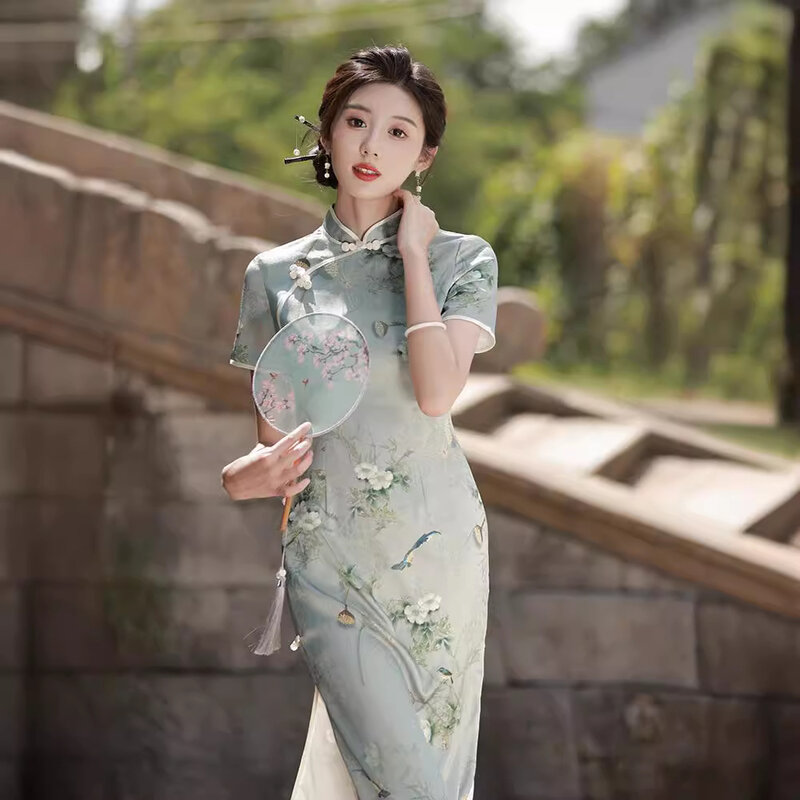 Vestido de fiesta con estampado de flores para mujer, vestido Sexy de manga corta, Cheongsam elegante de satén con cuello mandarín, Qipao