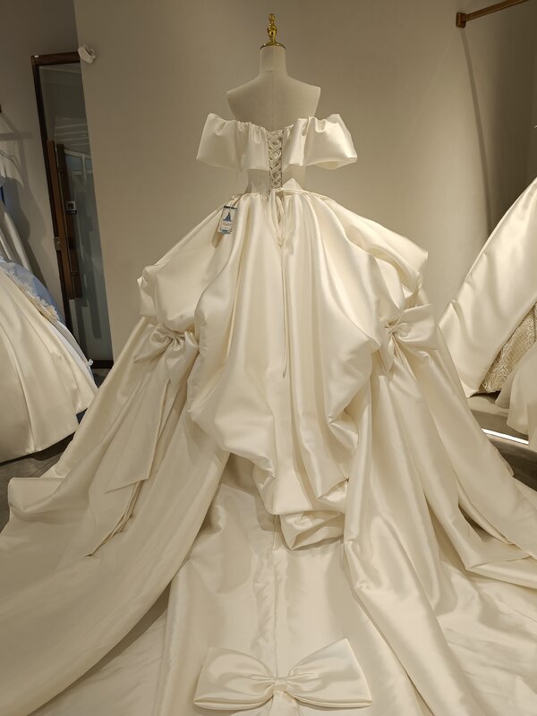 Gaun pesta bahu terbuka, gaun pengantin model kerut bisa disesuaikan