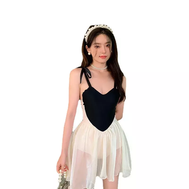 Luksusowe stroje kąpielowe damskie koreańskie francuskie niszowe kokardka w kształcie serca z dekoltem w szpic, jednoczęściowy strój kąpielowy z miseczkami na piersi rekreacyjne gorące źródła
