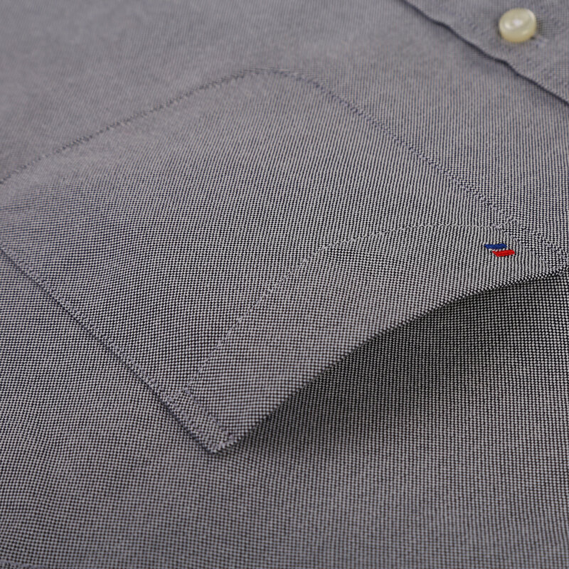 Camisa Oxford de manga comprida masculina, camisa de botão com colarinho baixo, bolso único com remendo, design simples, casual, ajuste padrão, sólido, moda