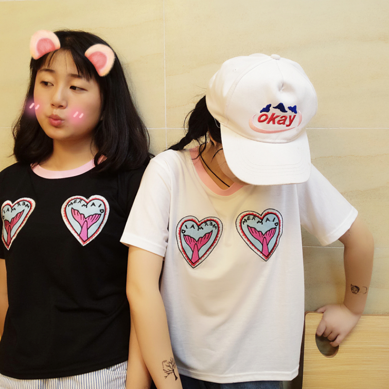 Camiseta coreana con bordado de personajes Harajuku para mujer, camisa de melocotón con cuello de hilo, tendencia