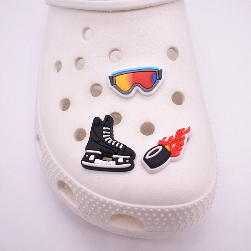 Accesorios populares para zapatos de Hockey, hebilla de PVC para zapatos, decoración de diseñador para Croc, dijes para fanáticos del Hockey, 1 ud.