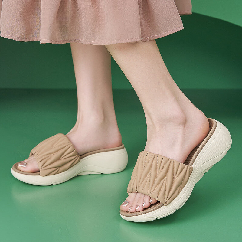 2024 nuova pantofola sandali con plateau da donna leggeri antiscivolo comodi sport Casual vento scarpe da donna produttori all'ingrosso