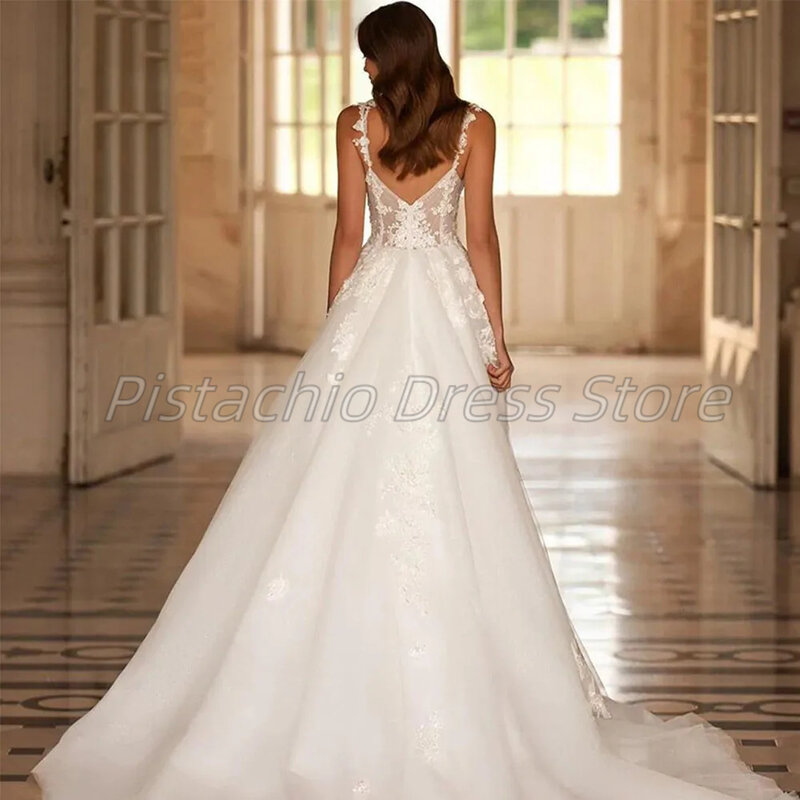 Gaun pernikahan klasik A Line Tulle dengan tali Spaghetti kerah V cantik tanpa lengan dengan Applique renda untuk gaun pengantin wanita