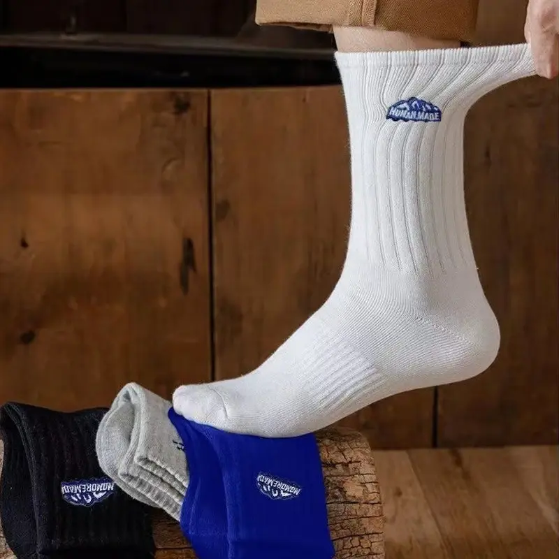 5 Paar Baumwoll socken Männer Sport atmungsaktive neue Designer Socken lange Röhre Baumwoll socke Skateboard lässig Männer und Frauen Luxus Socke