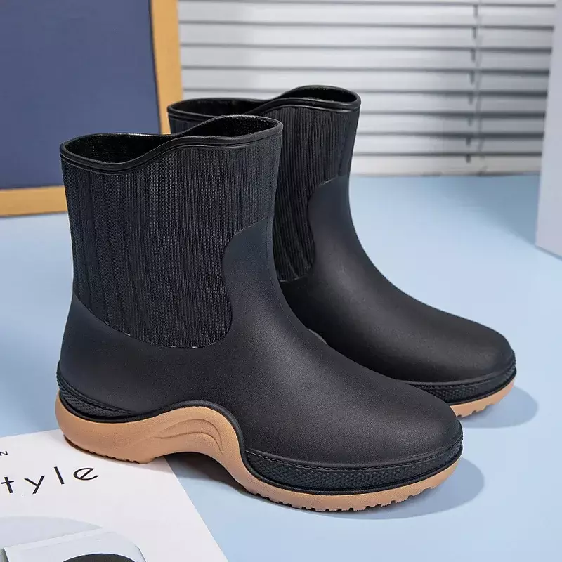 Botas de chuva confortáveis para mulheres, sapatos impermeáveis antiderrapantes para senhoras, sapatos de borracha quente diários, moda ao ar livre, 2024